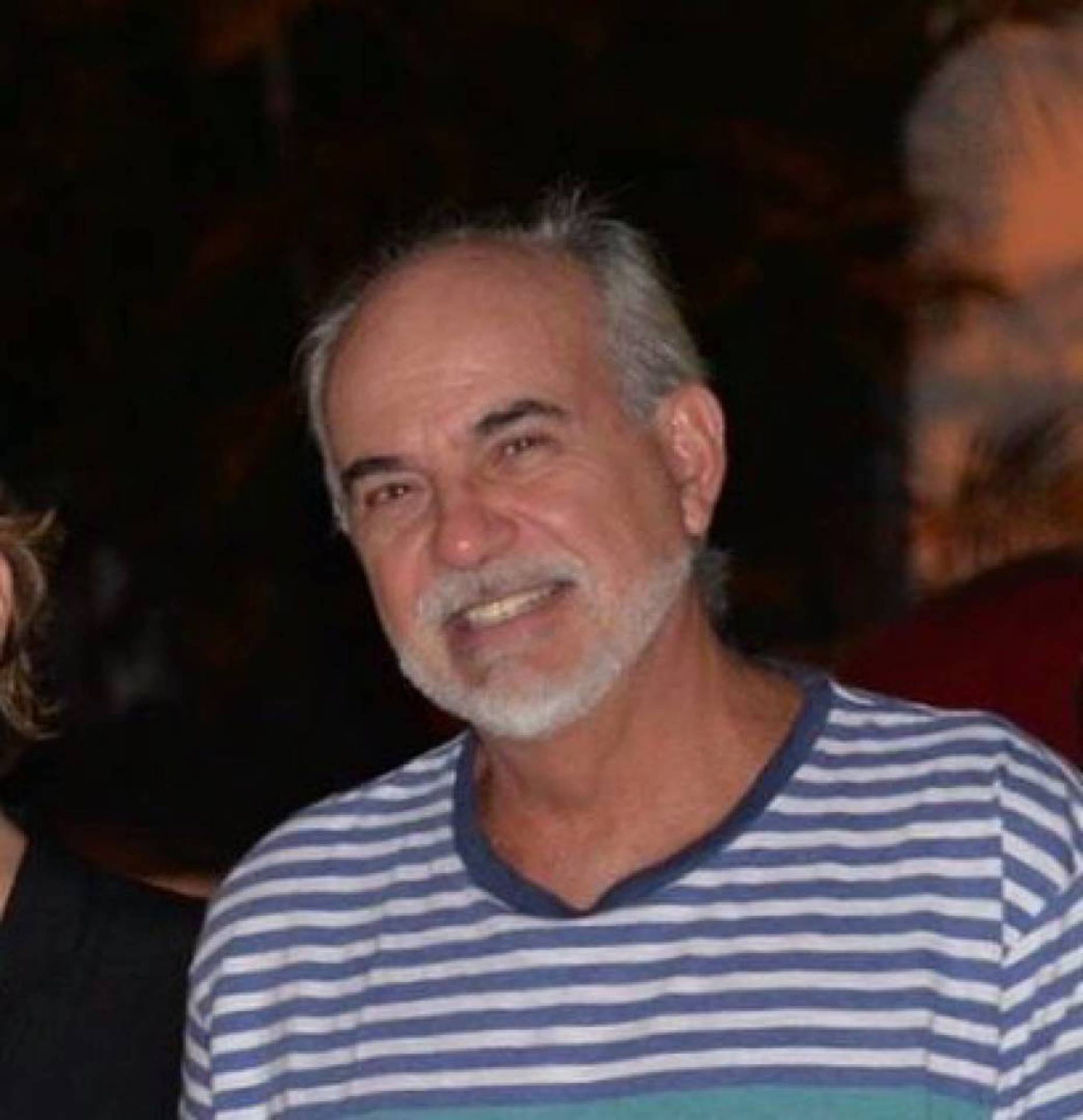 Carioca de nascença e niteroiense de coração, Antonio Sérgio também é poeta, com dois livros autorais e participações em várias antologias