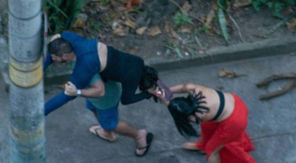 Ticyana é agredida por policial e mulher 