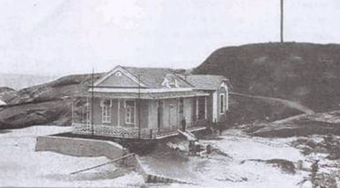 Casa na pedra do Arpoador existiu de 1922 a final da d&eacute;cada de 1960 - Reprodu&ccedil;&atilde;o Internet