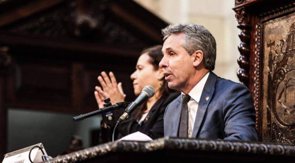 O deputado estadual Gil Vianna morreu em 19 de maio, vítima do coronavírus
