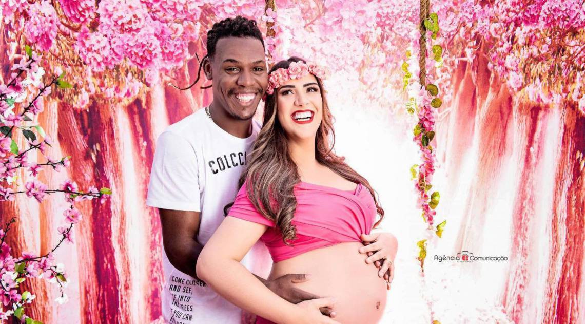 Mc Kekel faz ensaio com esposa grÃ¡vida - DivulgaÃ§Ã£o
