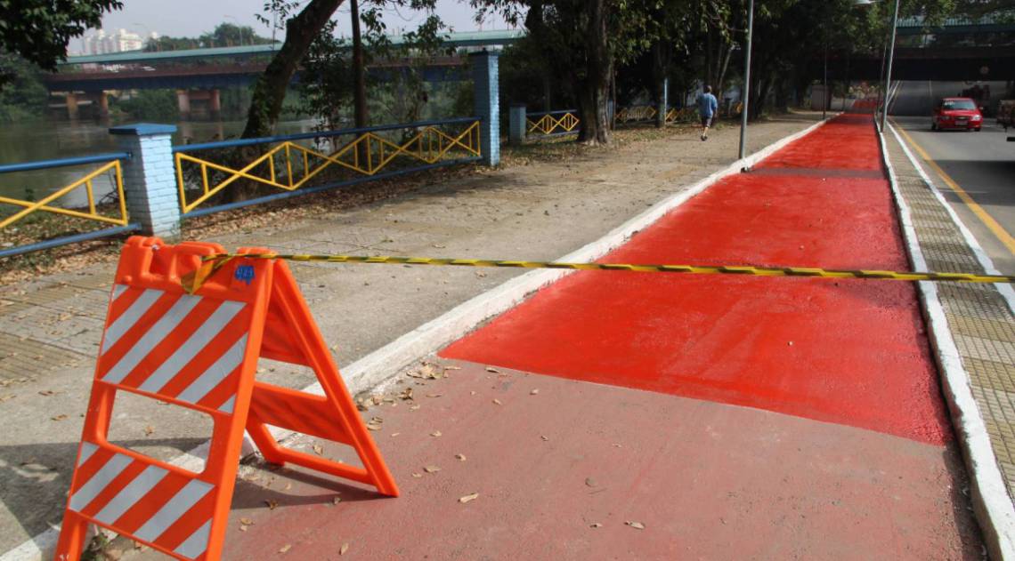 Começou a revitalização da sinalização horizontal da ciclovia da Beira Rio em Volta Redonda
