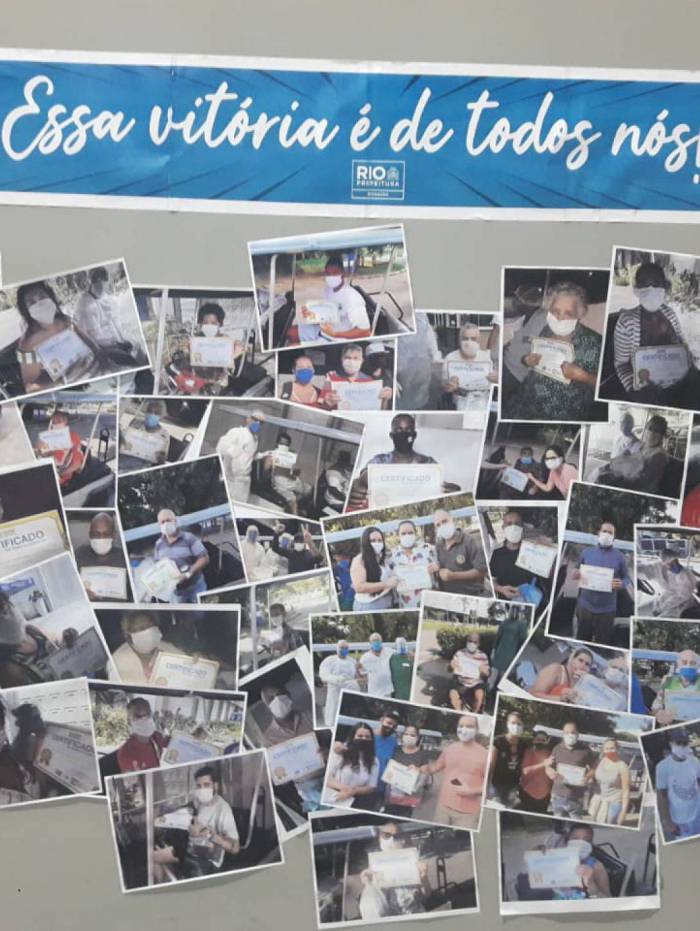 A Parede da Vitória fica no caminho para o refeitório da unidade