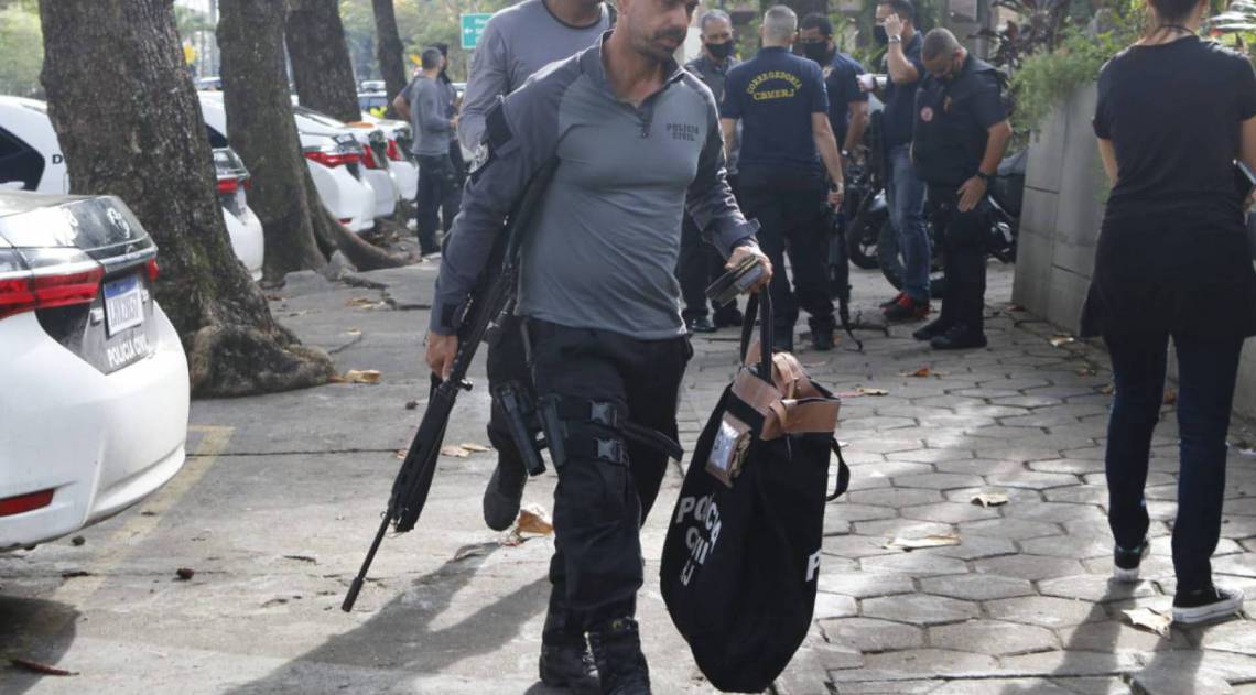 Chegada de material apreendido na DHC - Reginaldo Pimenta / Agência O DIA