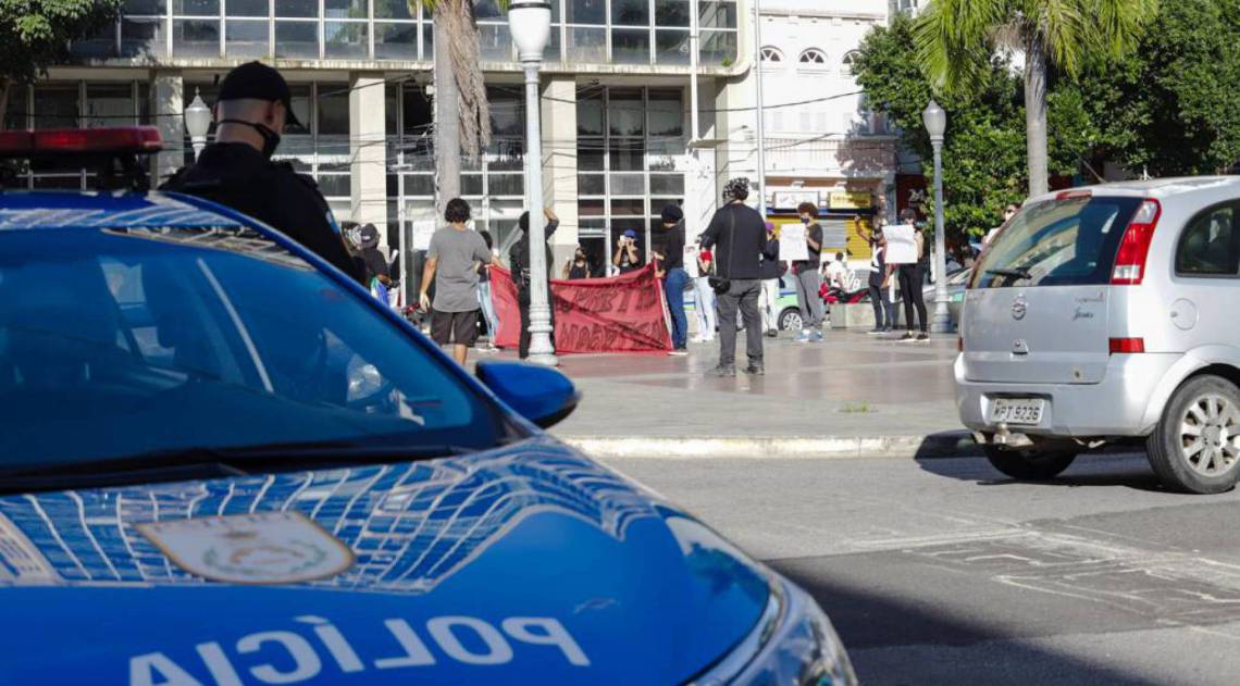 10/06/2020 - Ao contrário do último protesto, a PM não interveio na manifestação contra o racismo no Centro de Campos