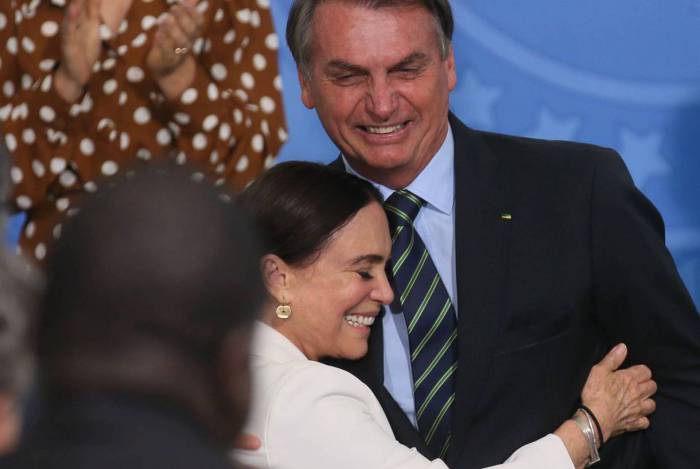 O presidente Jair Bolsonaro na posse da secretária especial da Cultura do Ministério do Turismo, Regina Duarte - Antonio Cruz/Agência Brasil