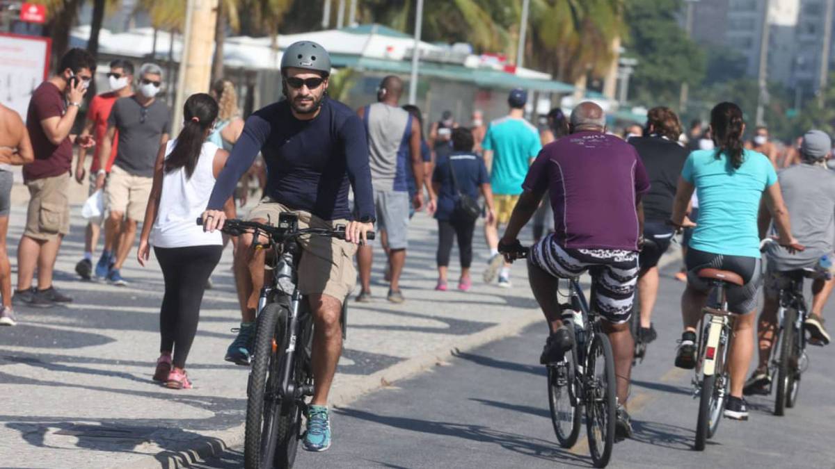 Feriado de Corpus Christi tem orla lotada O Dia - Rio de ...