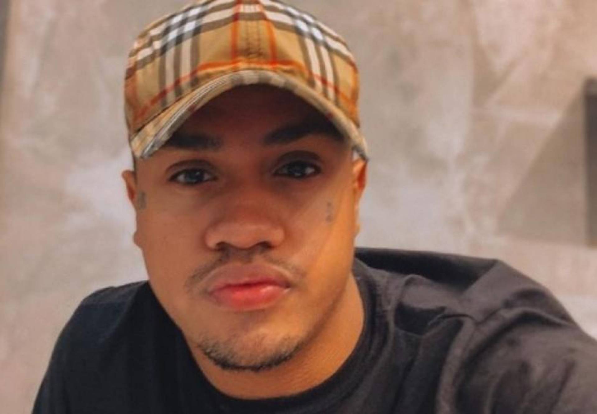 Funkeiro chora ao ter carro apreendido em blitz e aponta racismo: 'Só porque sou preto'