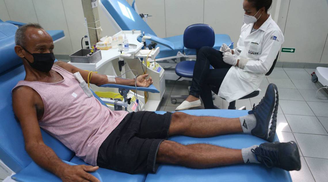 Rio,12/06/2020 -COVID-19 -CORONAVIRUS, CENTRO,Hospital Hemorio,lancou campanha isole a indiferenca,com objetivo de atrair doadores durante o Junho Vermelho . Na foto, Joao Andre Moreira.Foto: Cleber Mendes/Agência O Dia