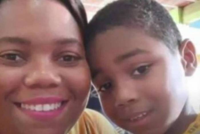 Mirtes com filho Miguel, de cinco anos - Arquivo pessoal