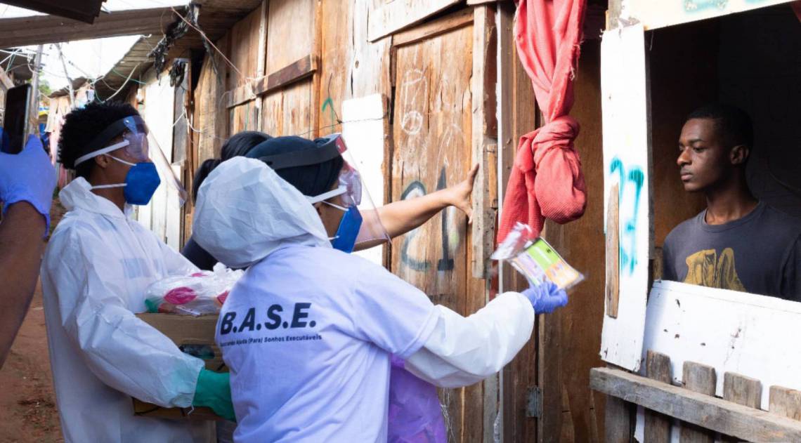 Projeto 'Sejamos Base' atua em Santa Cruz, dando estrutura e assistência também ao conjunto Unidos Venceremos