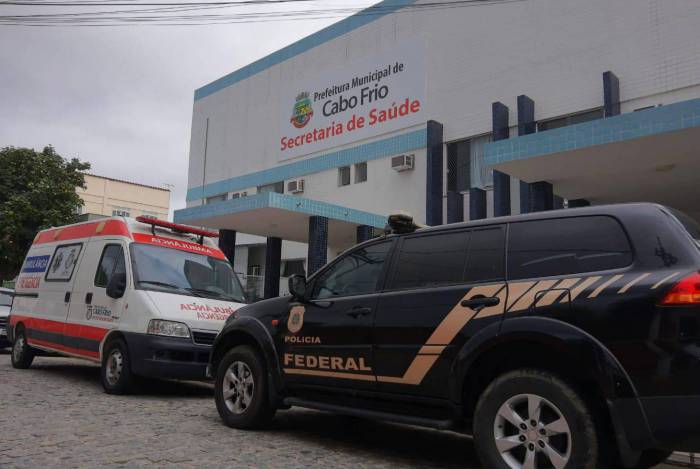 Polícia Federal esteve na sede da secretaria de Saúde de Cabo Frio para cumprir os mandados
