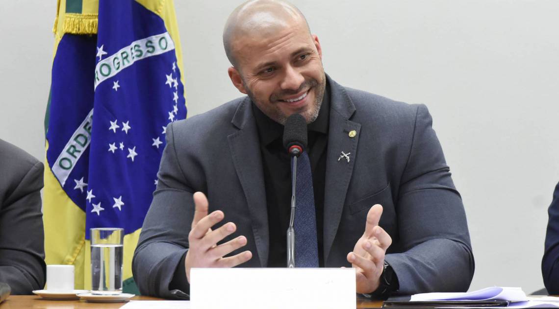 O deputado federal Daniel Silveira, do PSL do Rio, &eacute; um dos alvos da opera&ccedil;&atilde;o