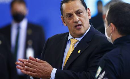 Sem comprovante de vacinação, advogado de Flávio Bolsonaro é barrado no STF