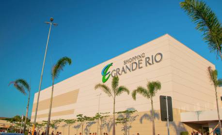 Personagens animam público infantil no Dia das Crianças do Shopping Grande Rio