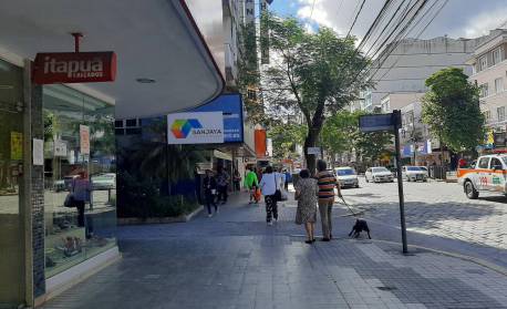 Comércio de Nova Friburgo pode funcionar no feriado deste sábado, 20