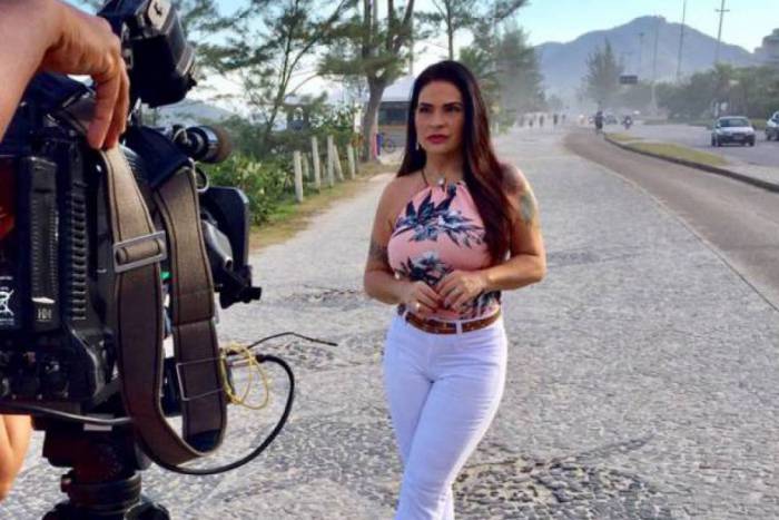 Solange Gomes grava para o 'Domingo Espetacular' - Divulgação