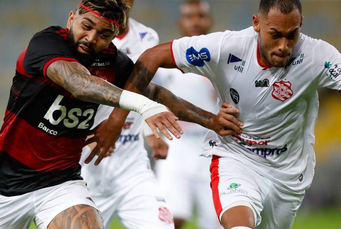 Rio de Janeiro - RJ  - 18/06/2020 - COVID 19 - Coronavirus no Rio - Campeonato Carioca jogo entre Bangu x Flamengo, após o jogos terem sido paralisados por três meses voltando a ter jogos no estádio do Maracanã - Foto Gilvan de Souza / Agencia O Dia