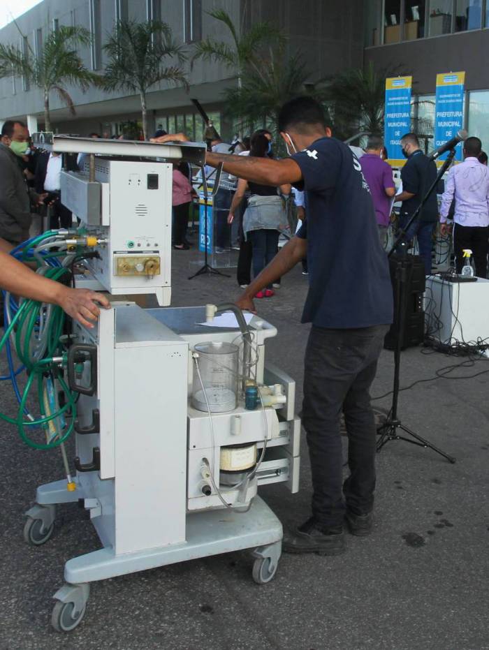 Crivella cedeu respiradores e monitores para municípios vizinhos
