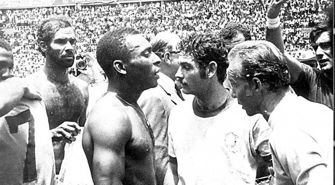 Brito, Pelé, Rivelino, Zagallo e Félix celebram a conquista do tricampeonato em 1970