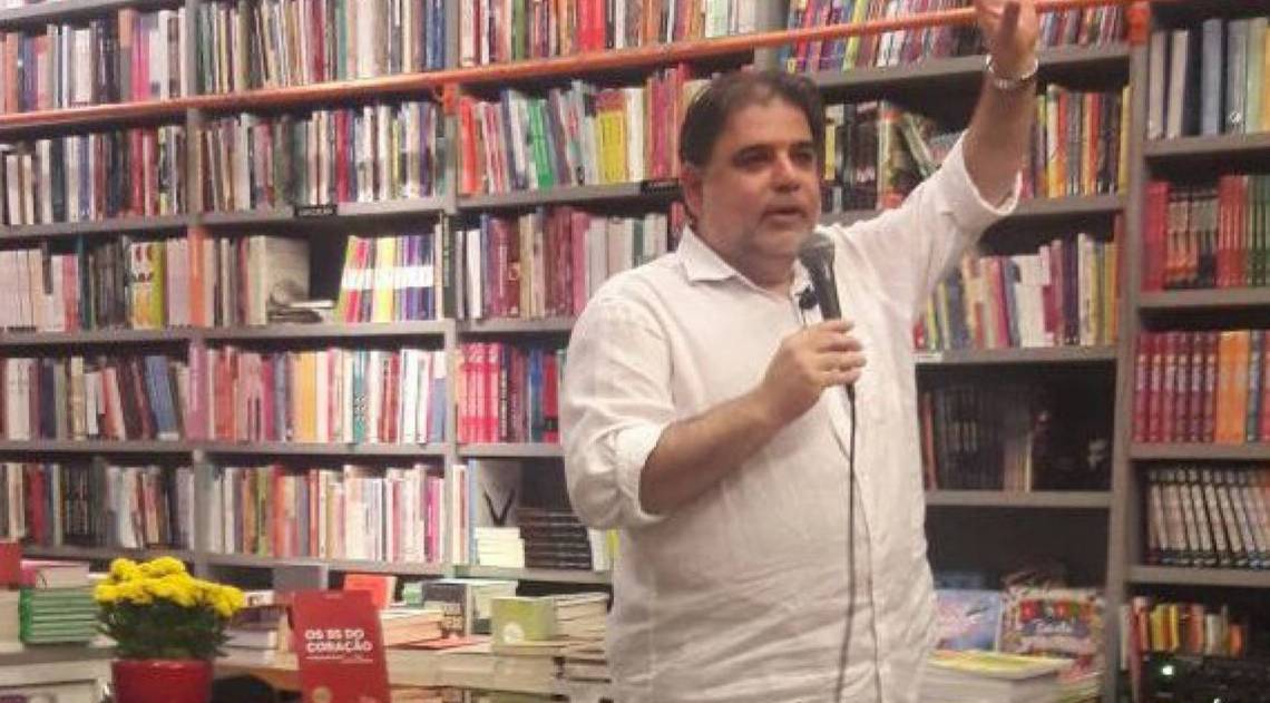 Na página do Instagram, Haddad também disponibiliza gratuitamente seu e-book,