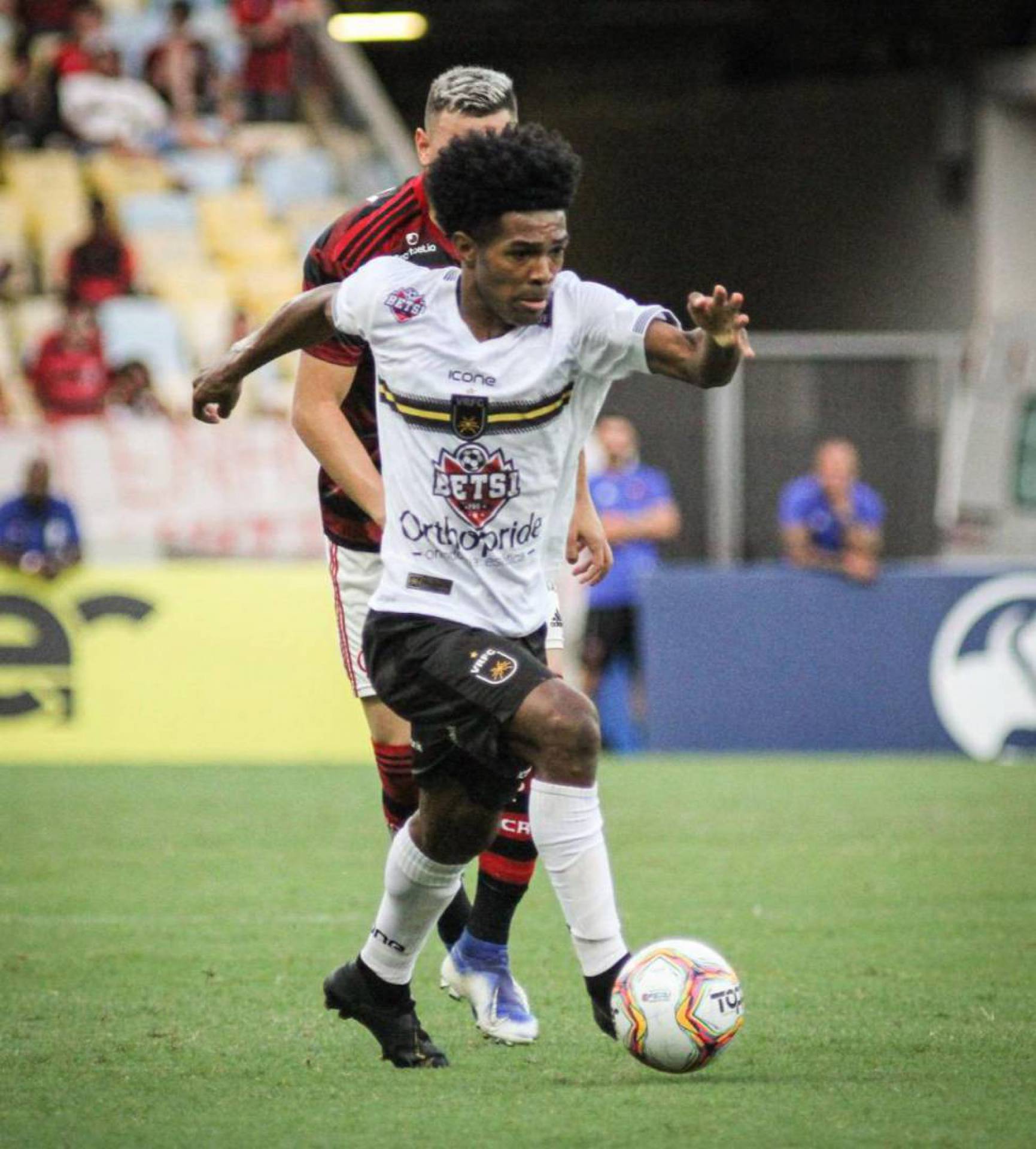 Voltaço acerta a permanência de Oliveira e William Mineiro