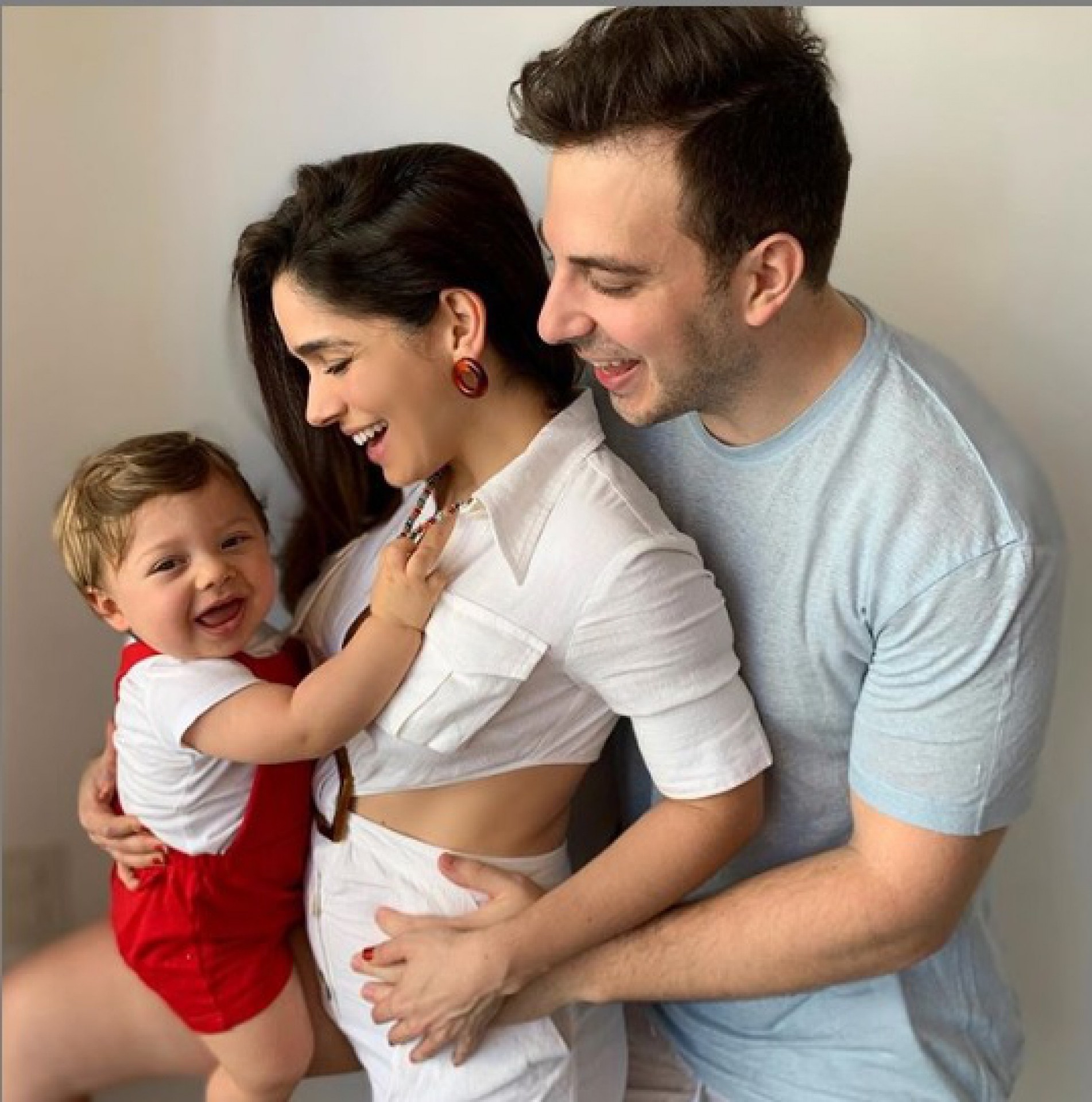 Sabrina Petraglia, o marido e o filho - Reprodu&ccedil;&atilde;o