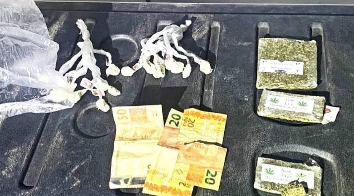 Drogas apreendidas com adolescente no bairro Imbuí, em Teresópolis - Divulgação