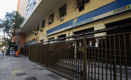 Fila do INSS no Estado do Rio encerra o ano com 87 mil pessoas em espera