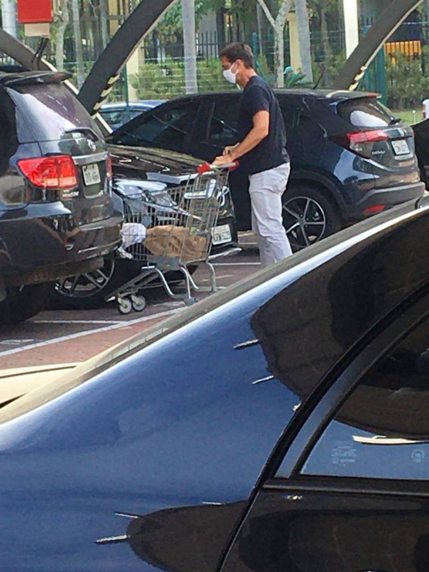 Mauricio Mattar almoça com sua mãe no Terreirão