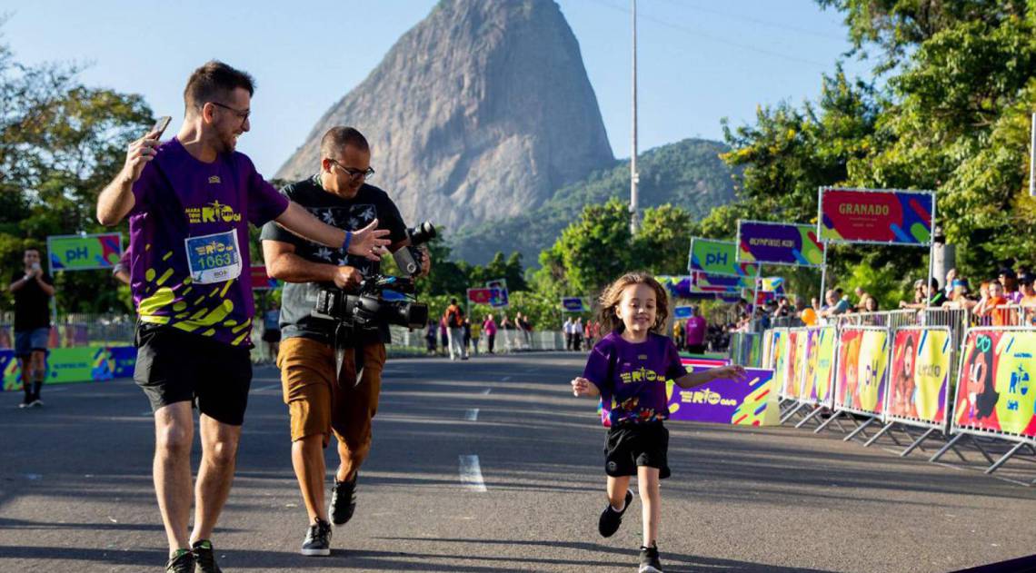 Narbal Fernandes e sua filha Al&iacute;cia Fernandes. Correndo pelo Autismo