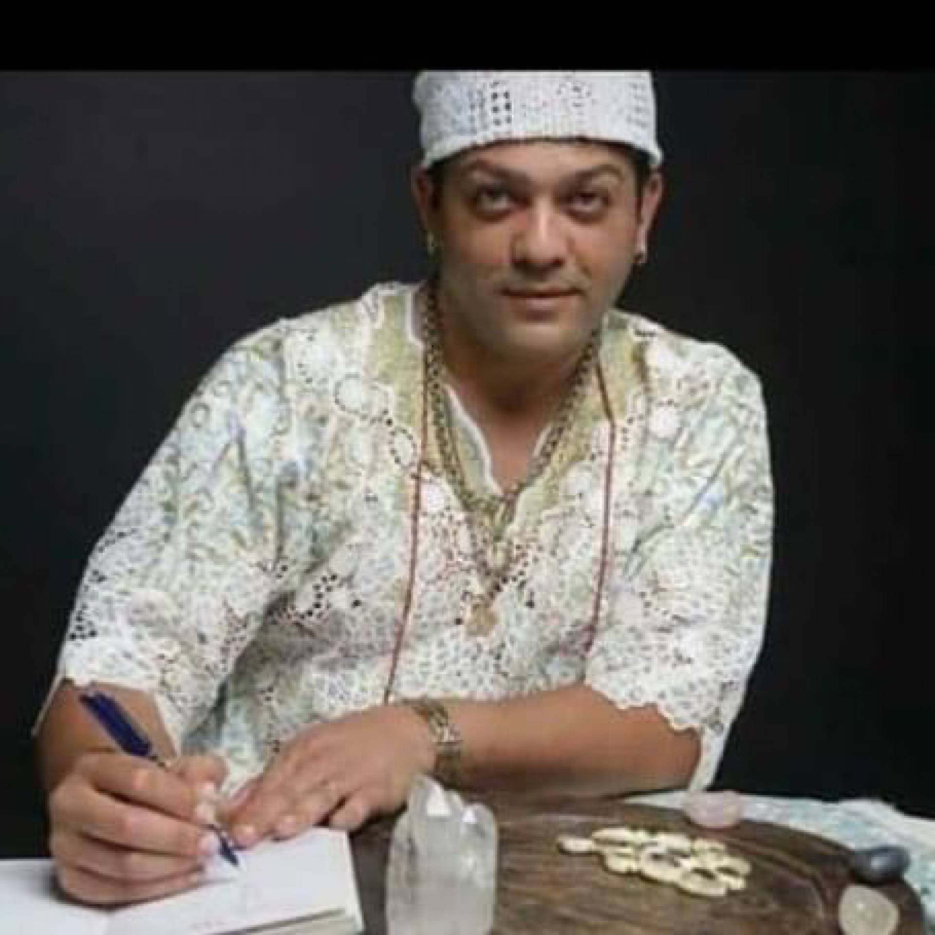 Babalorix&aacute; traz alerta para duas celebridades 