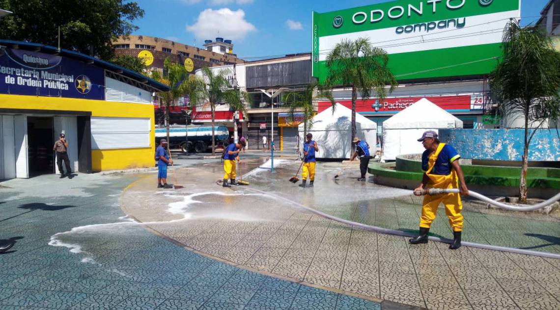 Higienização de ruas, calçadões, creches e escolas