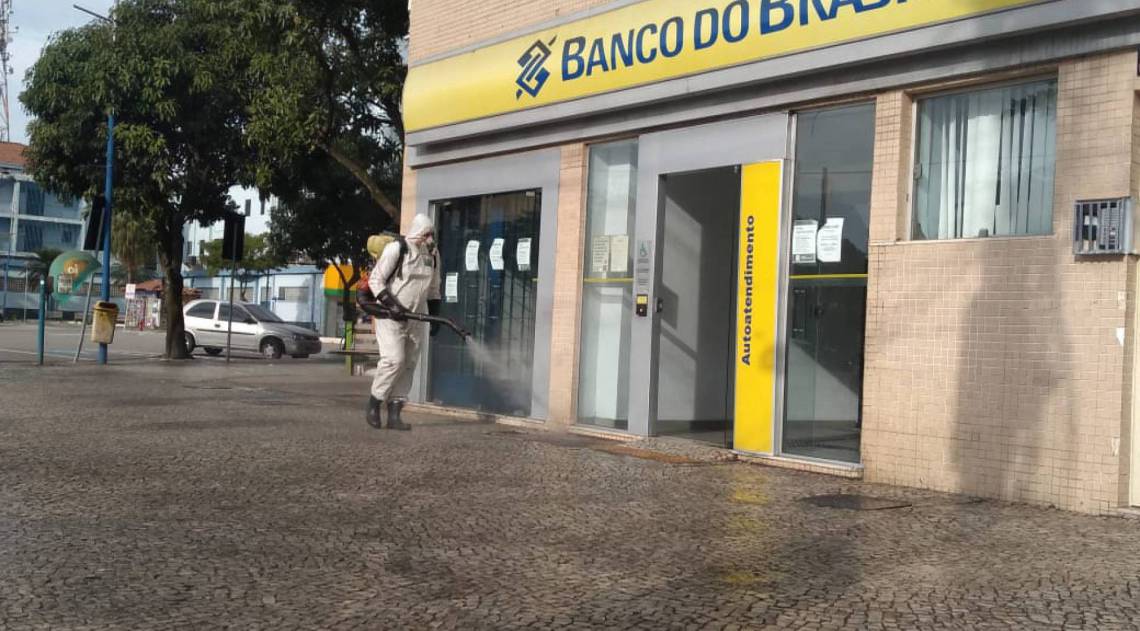 Equipes da Secretaria Municipal de Infraestrutura seguem com a sanitização nos bairros de Volta Redonda