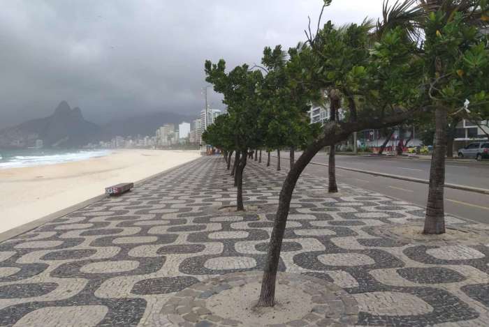 Frente fria: Rio tem registro de ventania e previs&atilde;o de chuva moderada