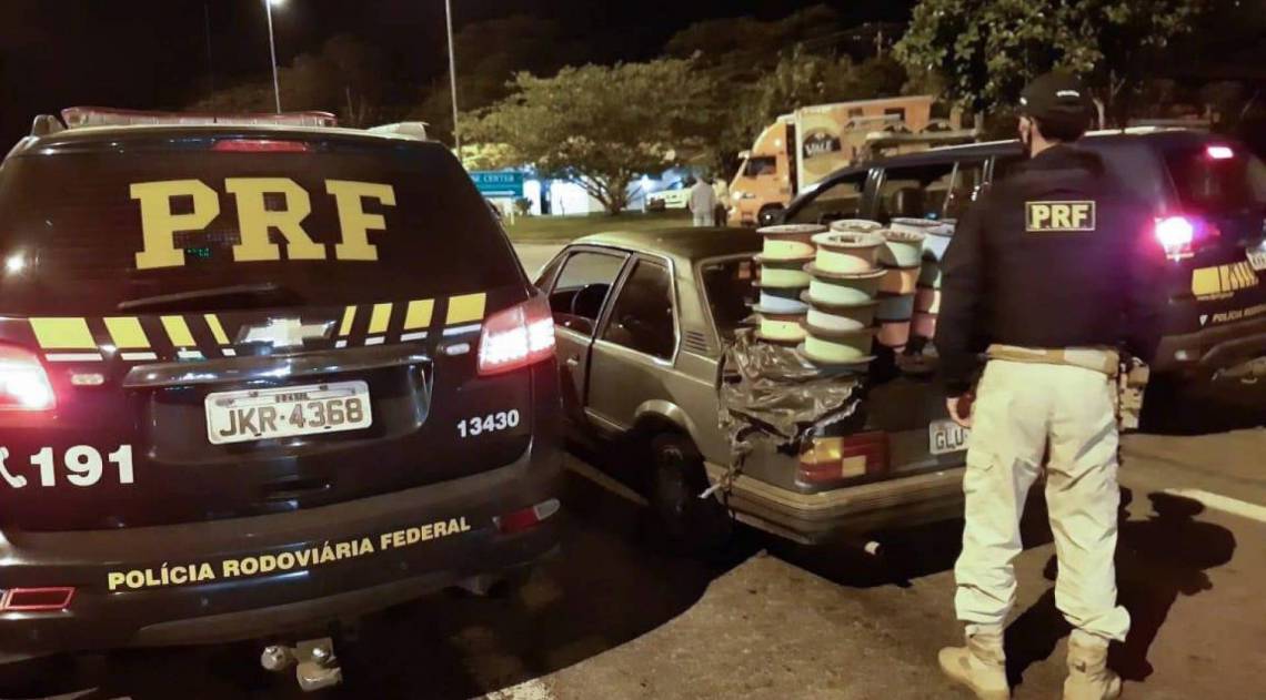 O material foi apreendido durante fiscalização na BR-040. Motorista foi encaminhado à 108ª DP, em Três Rios - Divulgação/PRF