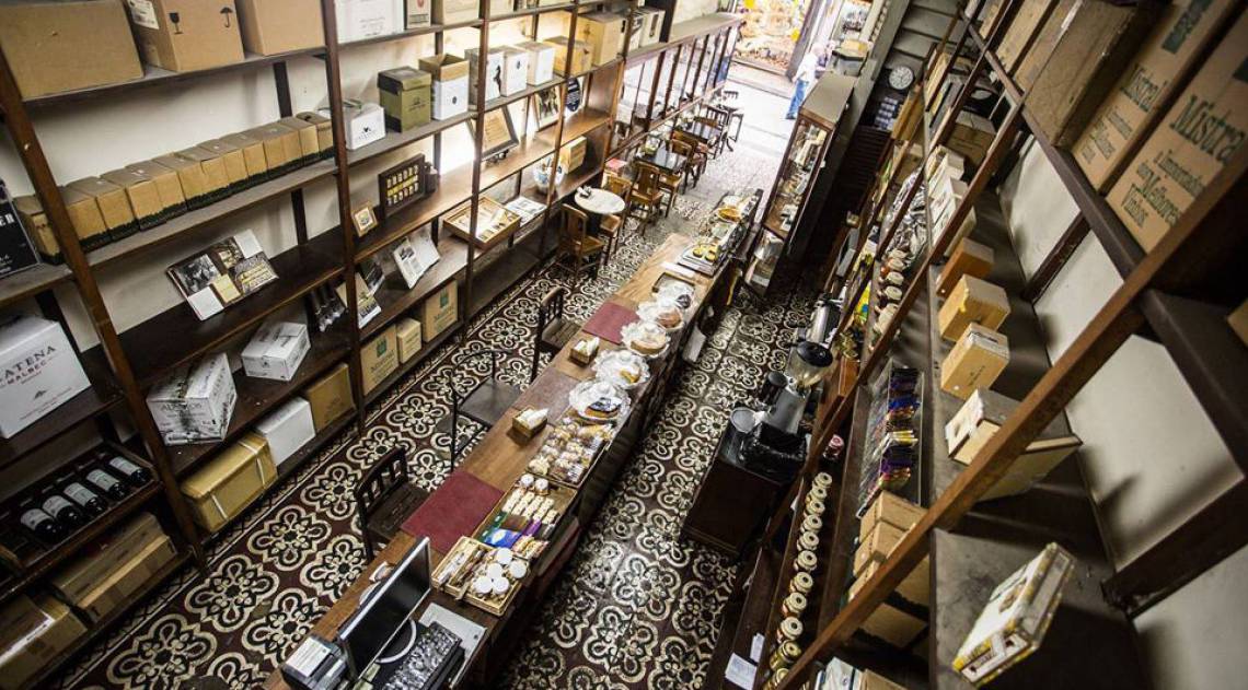 Charutaria Syria: 108 anos de funcionamento - Aline Massuca - Facebook da Charutaria Syria