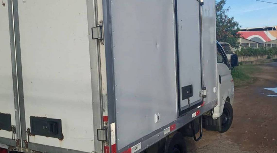 Os criminosos não levaram nada, permanecendo intacta a carga, avaliada em 25 mil reais.