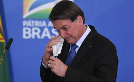Bolsonaro edita decreto que regulamenta operacionalização do pagamento do Auxílio Brasil