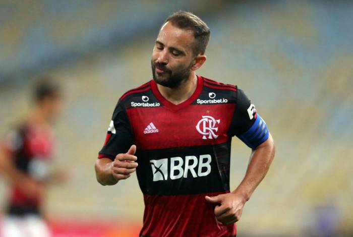 Boa ideia? Jornalista propõe que Flamengo utilize medalhões como liderança no comando da equipe