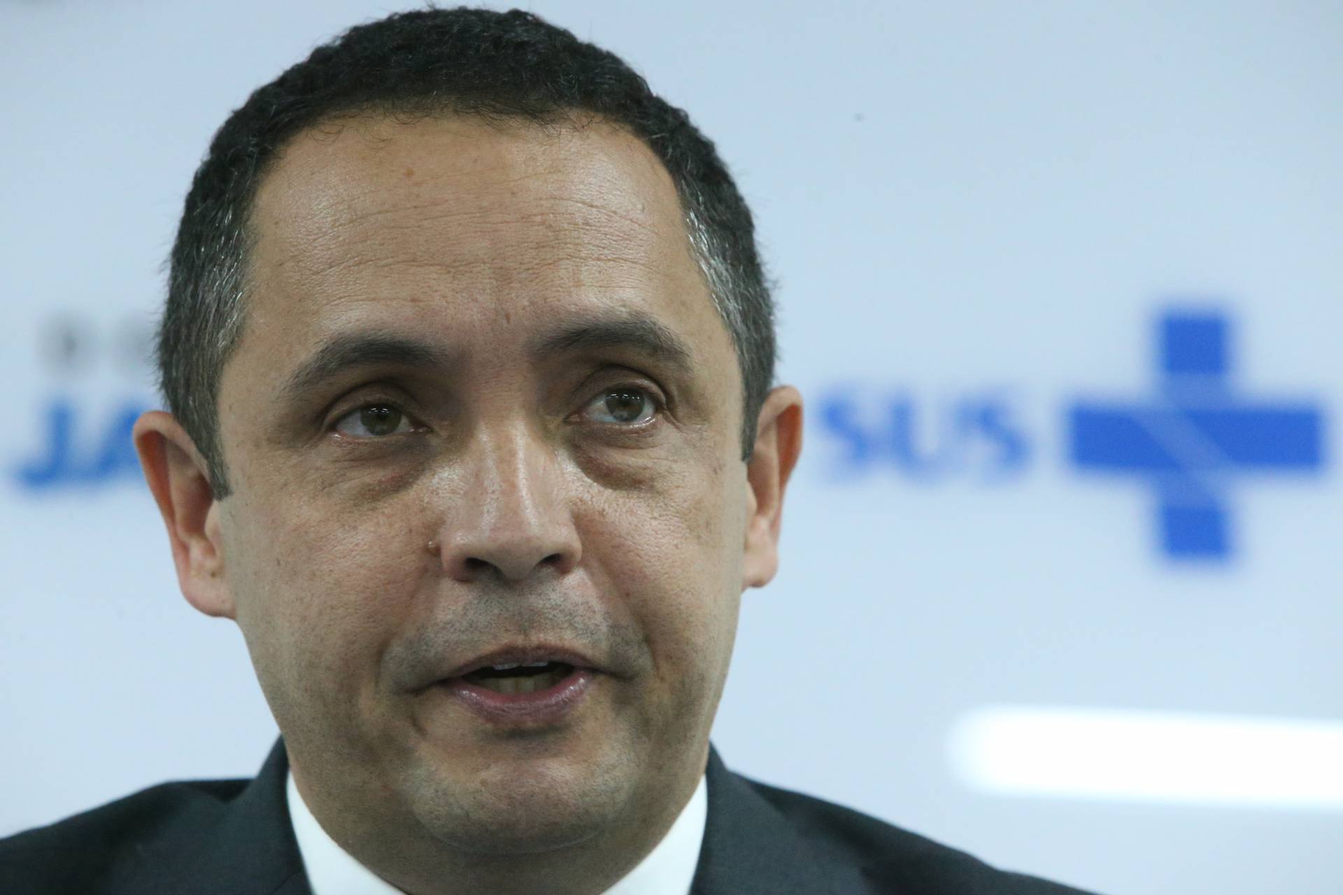 Alex Bousquet entrega o cargo de secret&aacute;rio estadual de Sa&uacute;de