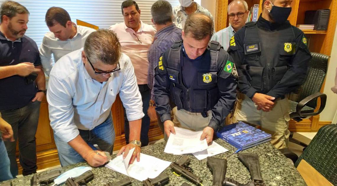 Guarda Municipal de Duque de Caxias recebe doação de armas