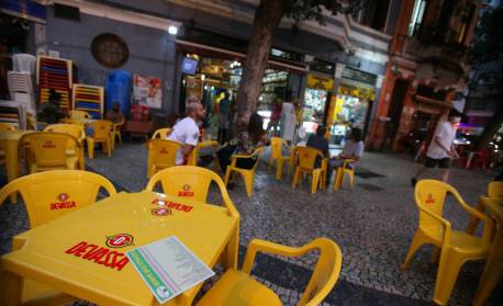 Bares e restaurantes no Rio registram afastamento de 79% funcionários em janeiro