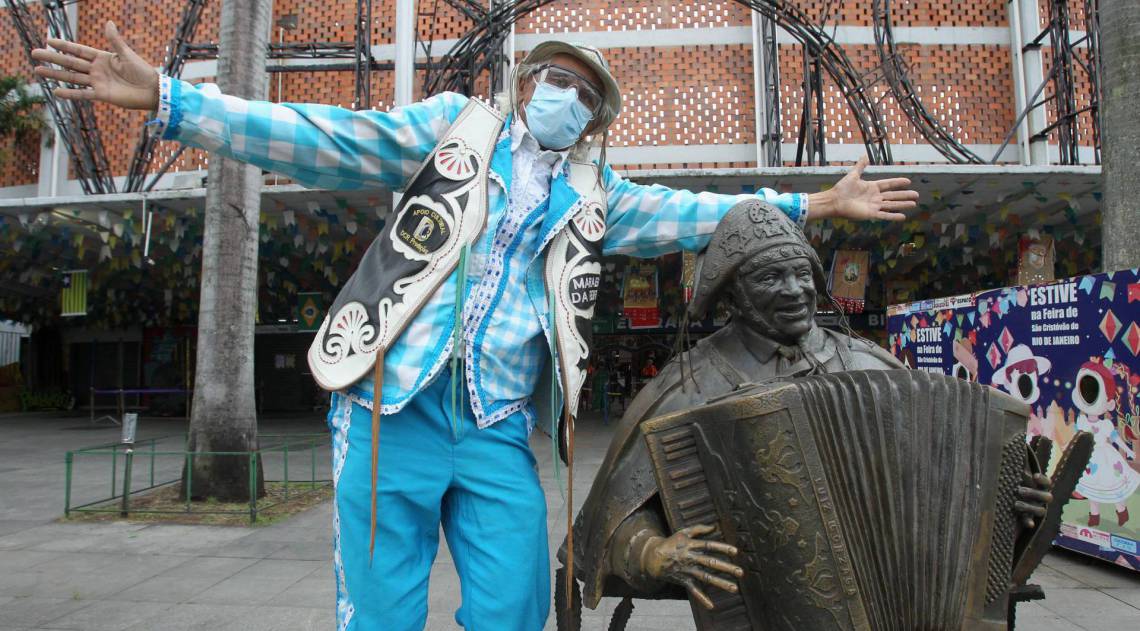 Rio - 04/07/2020 - Covid19 -  Reabertura do Centro de Tradiçoes Nordestinas,No Pavilhao de Sao Cristovao. Na foto, Carlos Botelho, o "MARABÁ". Fotos: Estefan Radovicz / agencia O Dia
      Byline