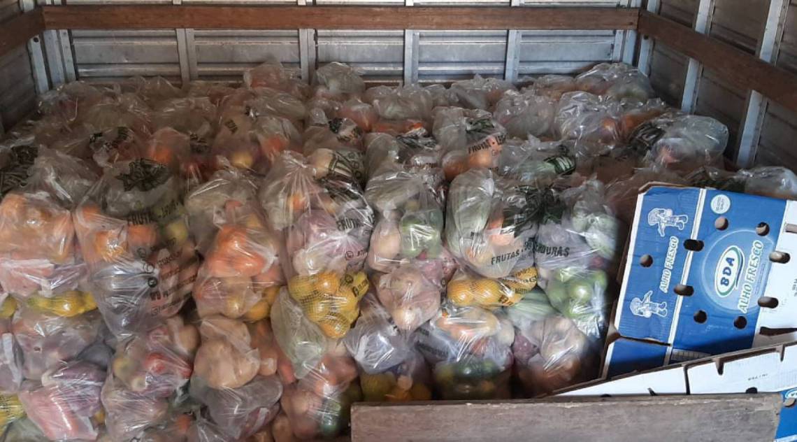 No fim de junho, o grupo Vascomunistas conseguiu arrecadar 90 cestas saudáveis para a Associação de Moradores da Barreira do Vasco e 30 cestas saudáveis para a Ocupação Vila Canaã, também na Barreira