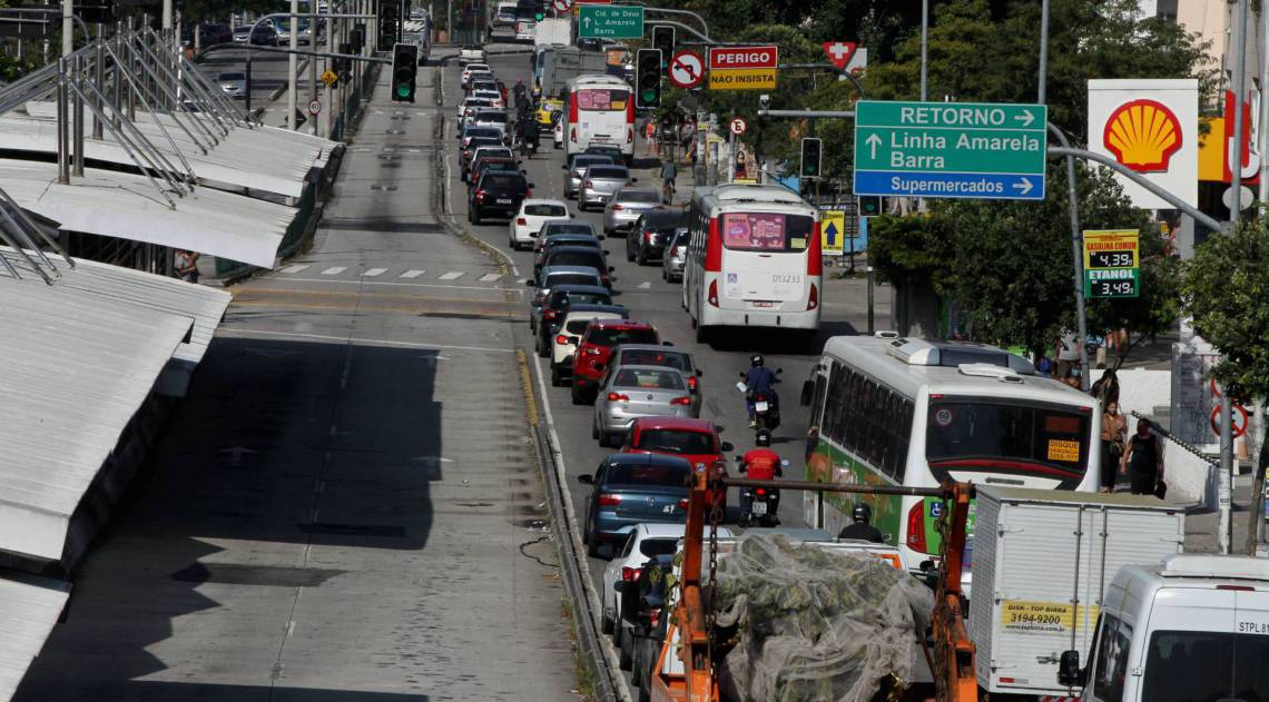 Faixas de BRT estarão a partir de hoje liberadas para uso de táxis entre Galeão e Alvorada   - Estefan Radovicz / Agência O Dia