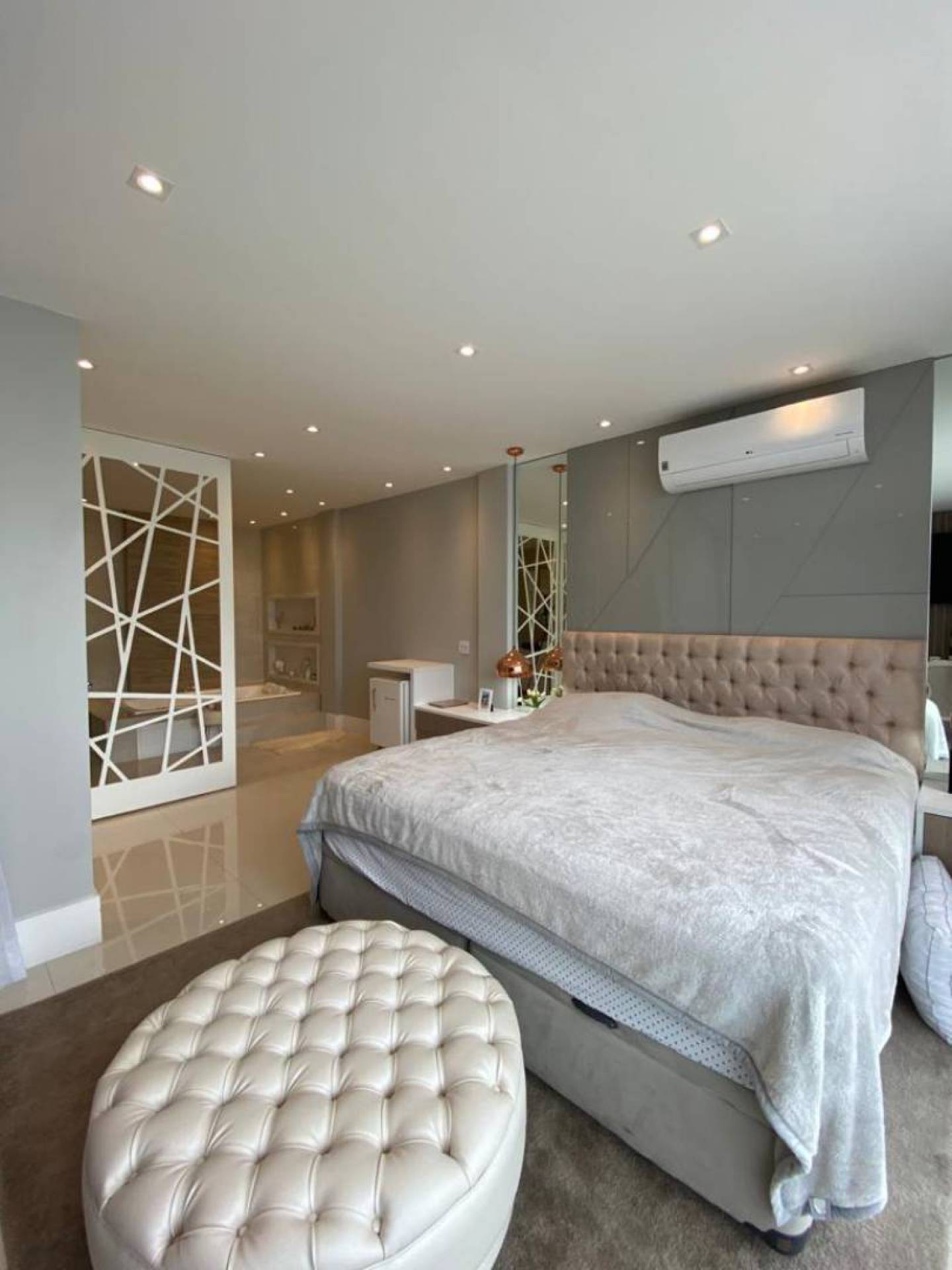 A mansão de Evelyn Regly