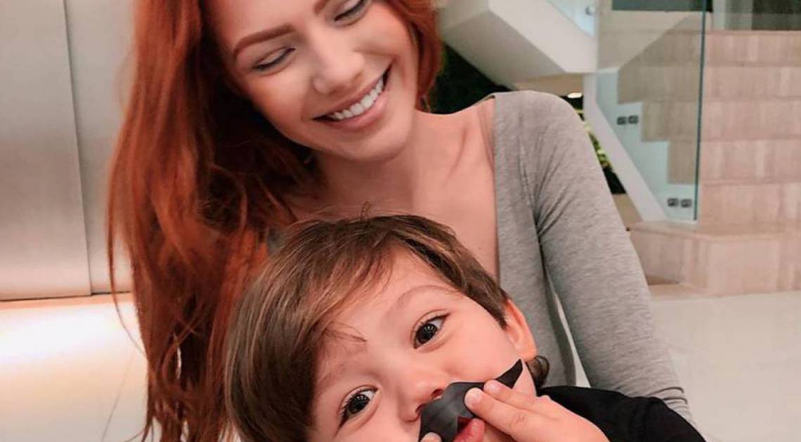 Sarah Poncio e o filho Jos&eacute; M&aacute;rcio 