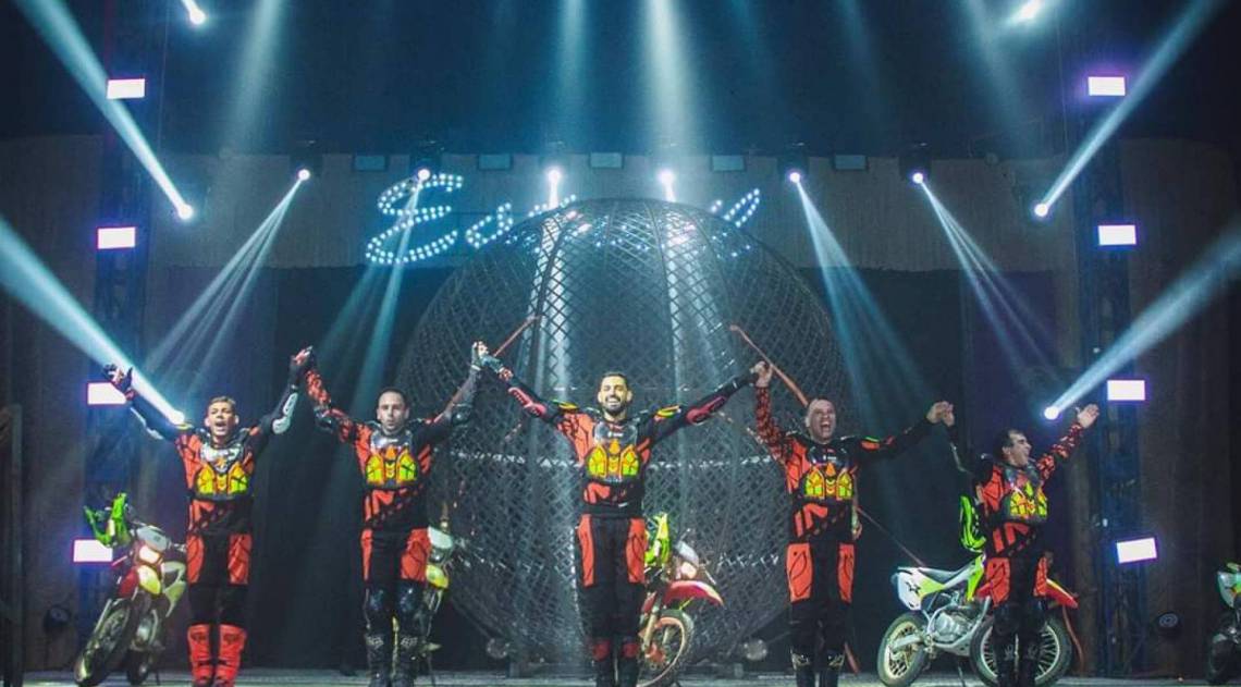 Globo da Morte é uma das atrações do circo