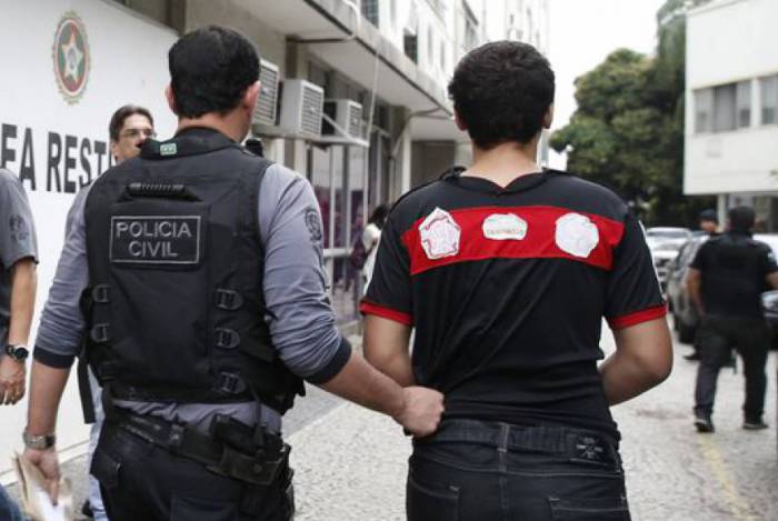 Policiais civis cobram na Justi&ccedil;a a compra de novos coletes &agrave; prova de bala